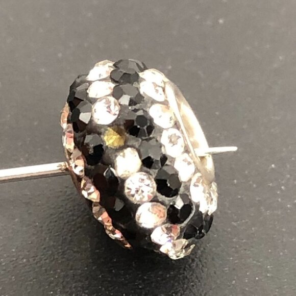 Bracelet Charm black and white zirconia studded round charm - Picture 7 of 12